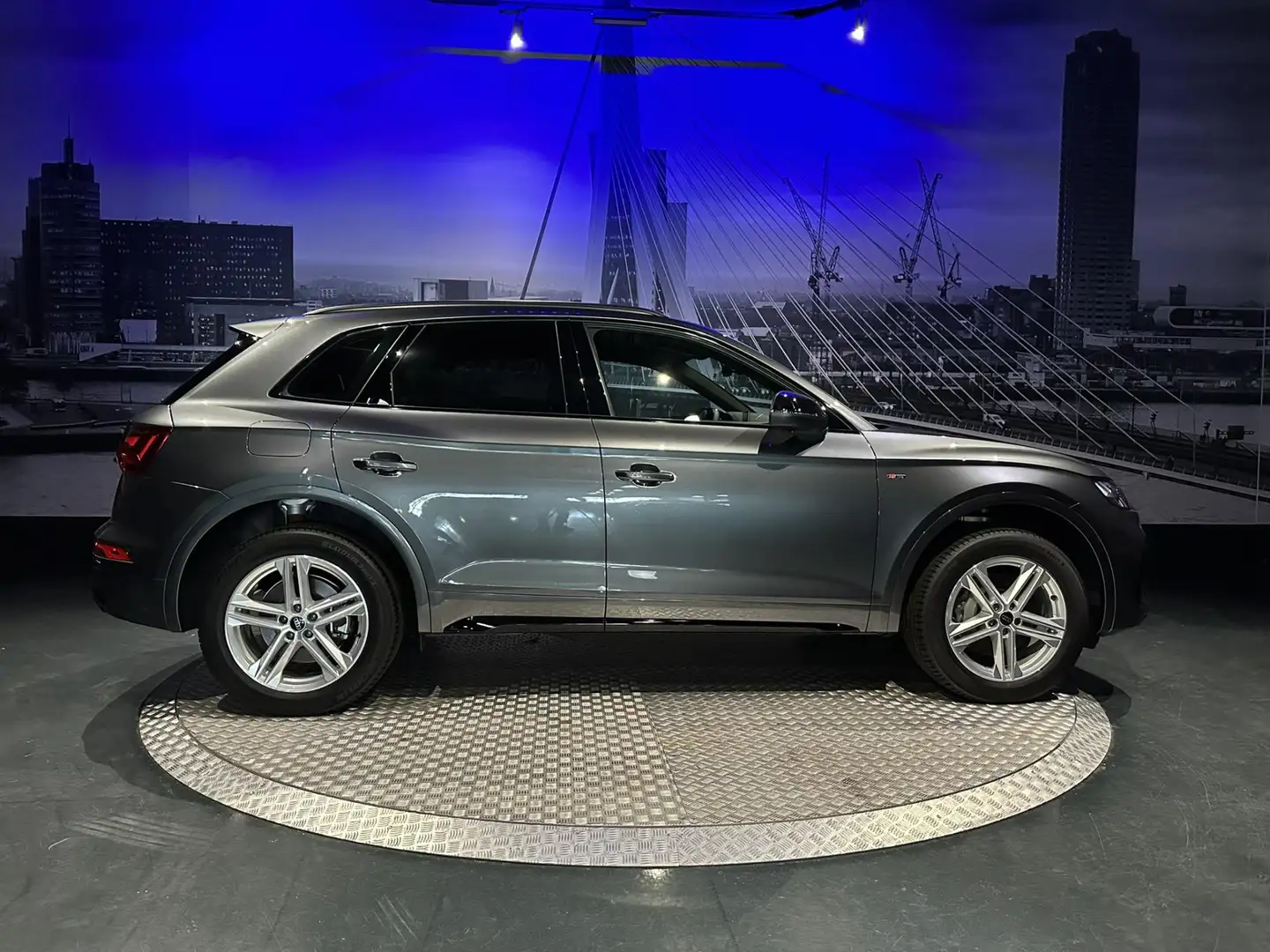 Audi Q5 50 TFSI e S edition *Keyless*Camera*DaytonaGrey*NI Grijs - 2