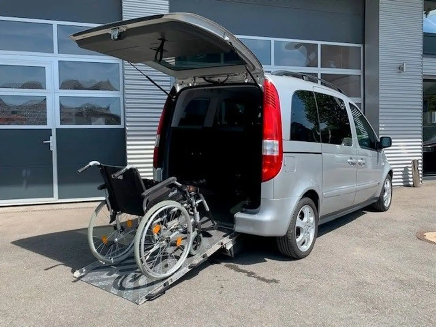 Mercedes-Benz Vaneo 1.7 CDI Behindertengerecht Rampe Silber - 1