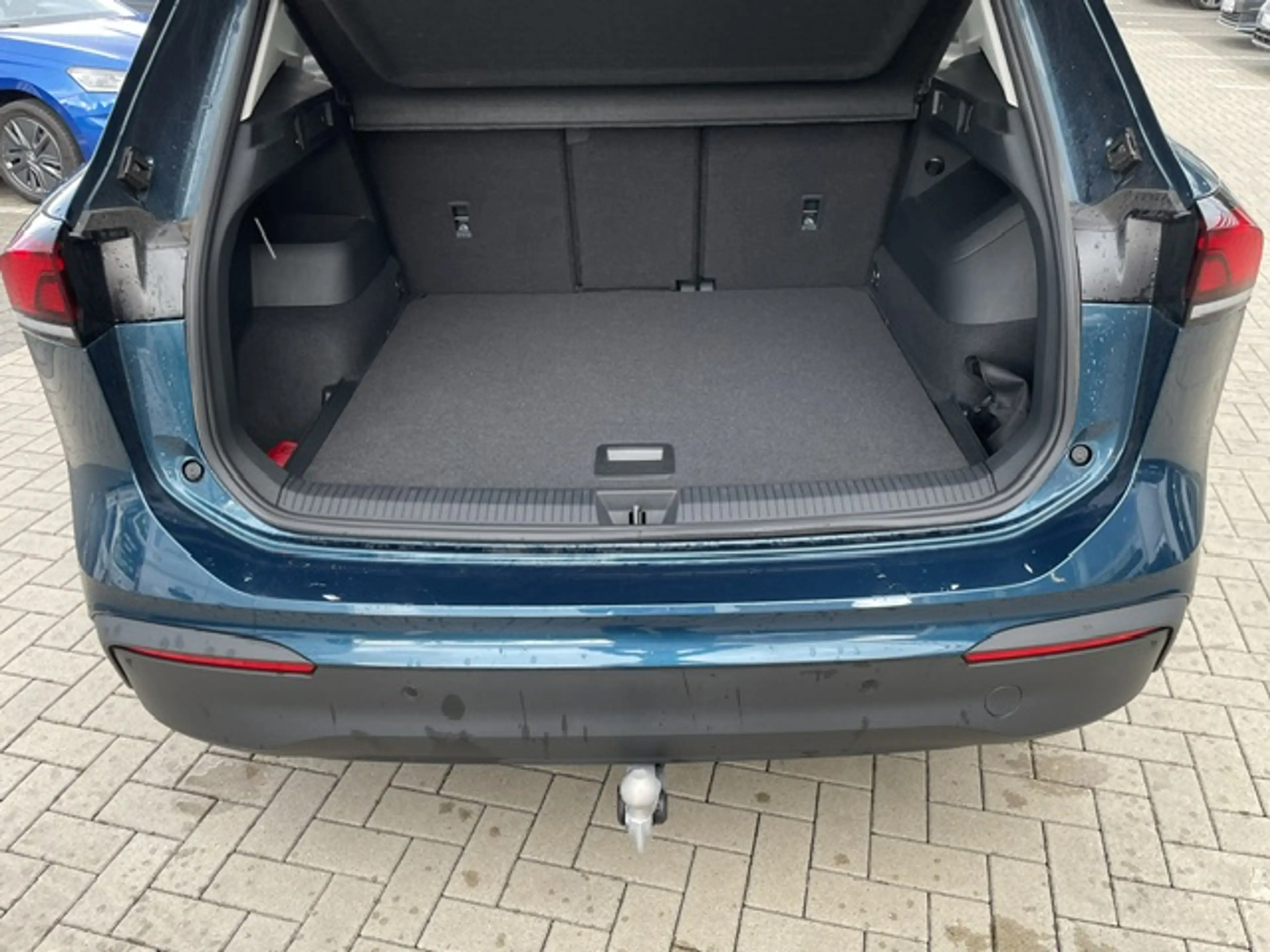 Volkswagen Tiguan 1.5TSi DSG Life 18Zoll AHK R-Kamera Navi ACC Si... — photo 7