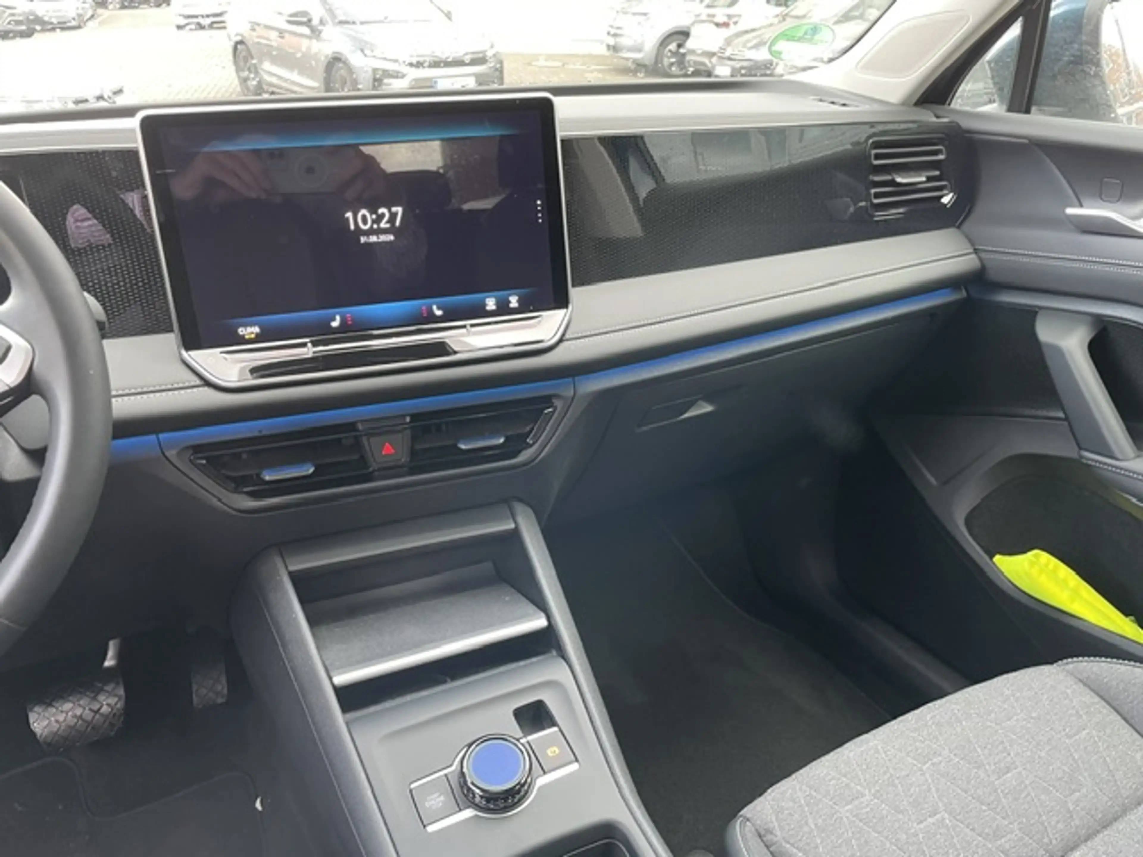 Volkswagen Tiguan 1.5TSi DSG Life 18Zoll AHK R-Kamera Navi ACC Si... — photo 12