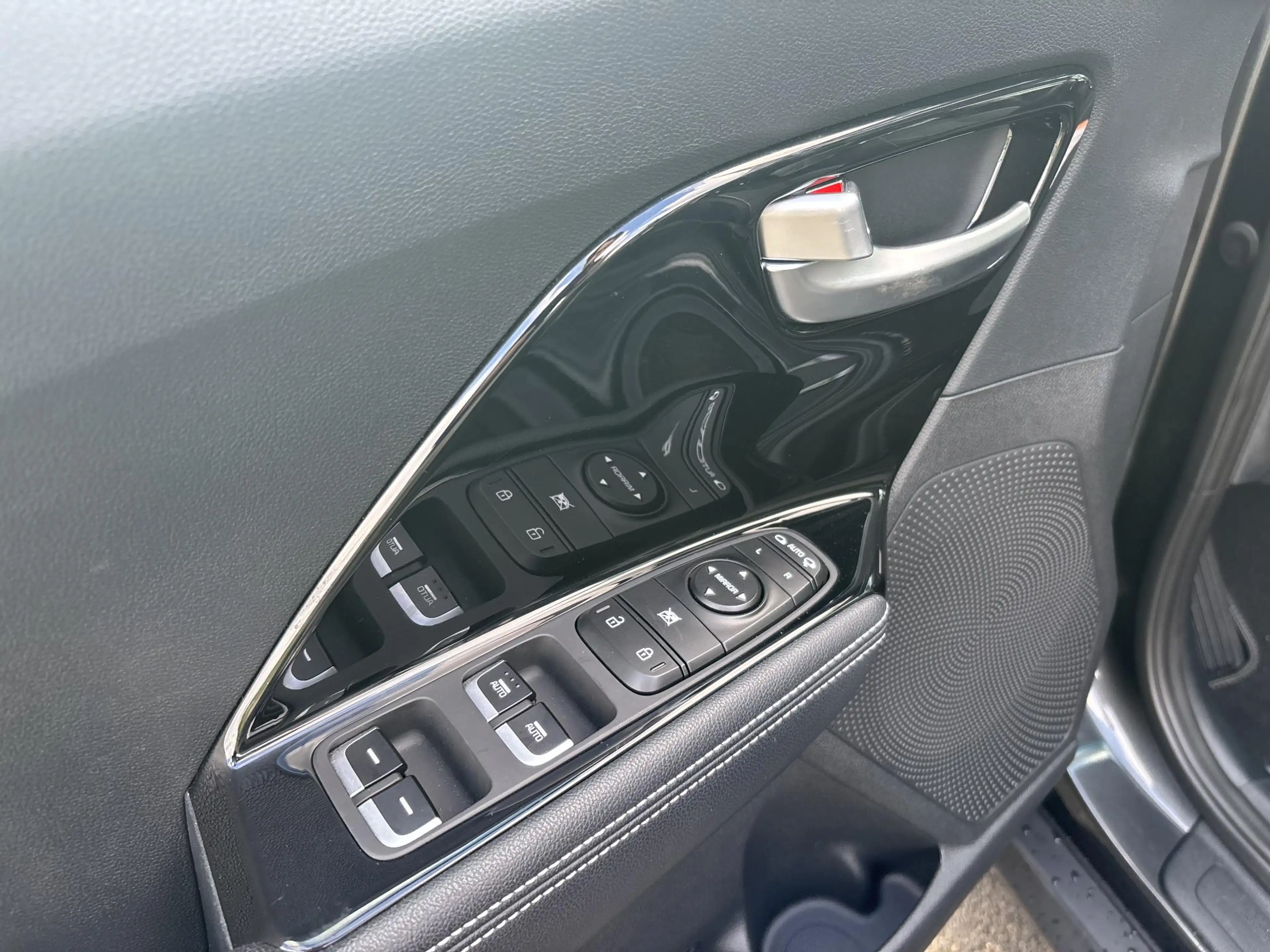 Kia e-Niro DynamicPlusLine 64 kWh NW geleverd & onderhouden, — photo 11