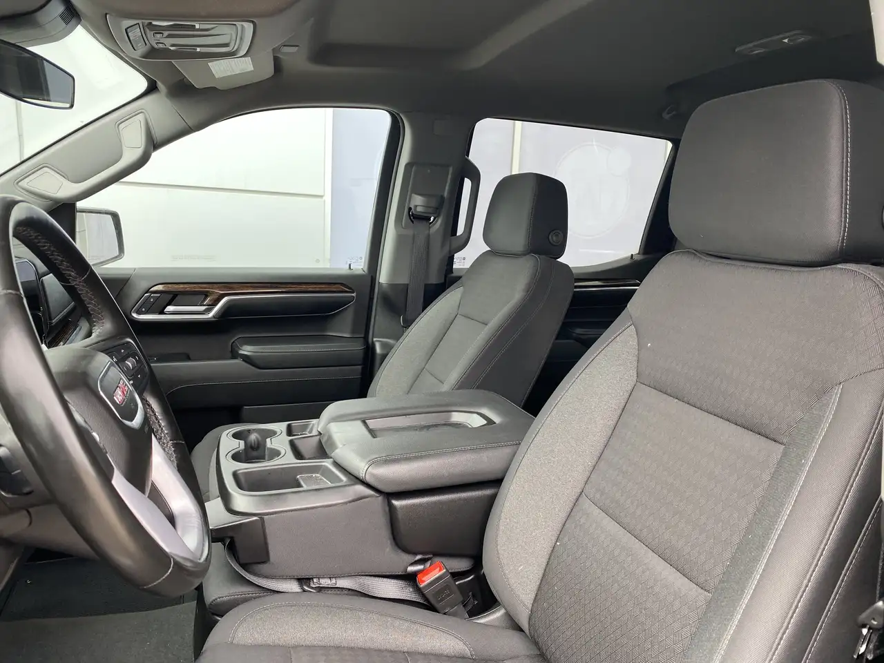 GMC Sierra 1500 снимка GMC Sierra 1500