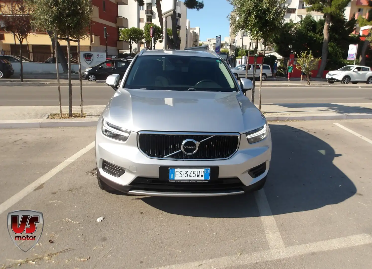 Volvo XC40 XC40 D3 AWD Geartronic R-design Zilver - 2