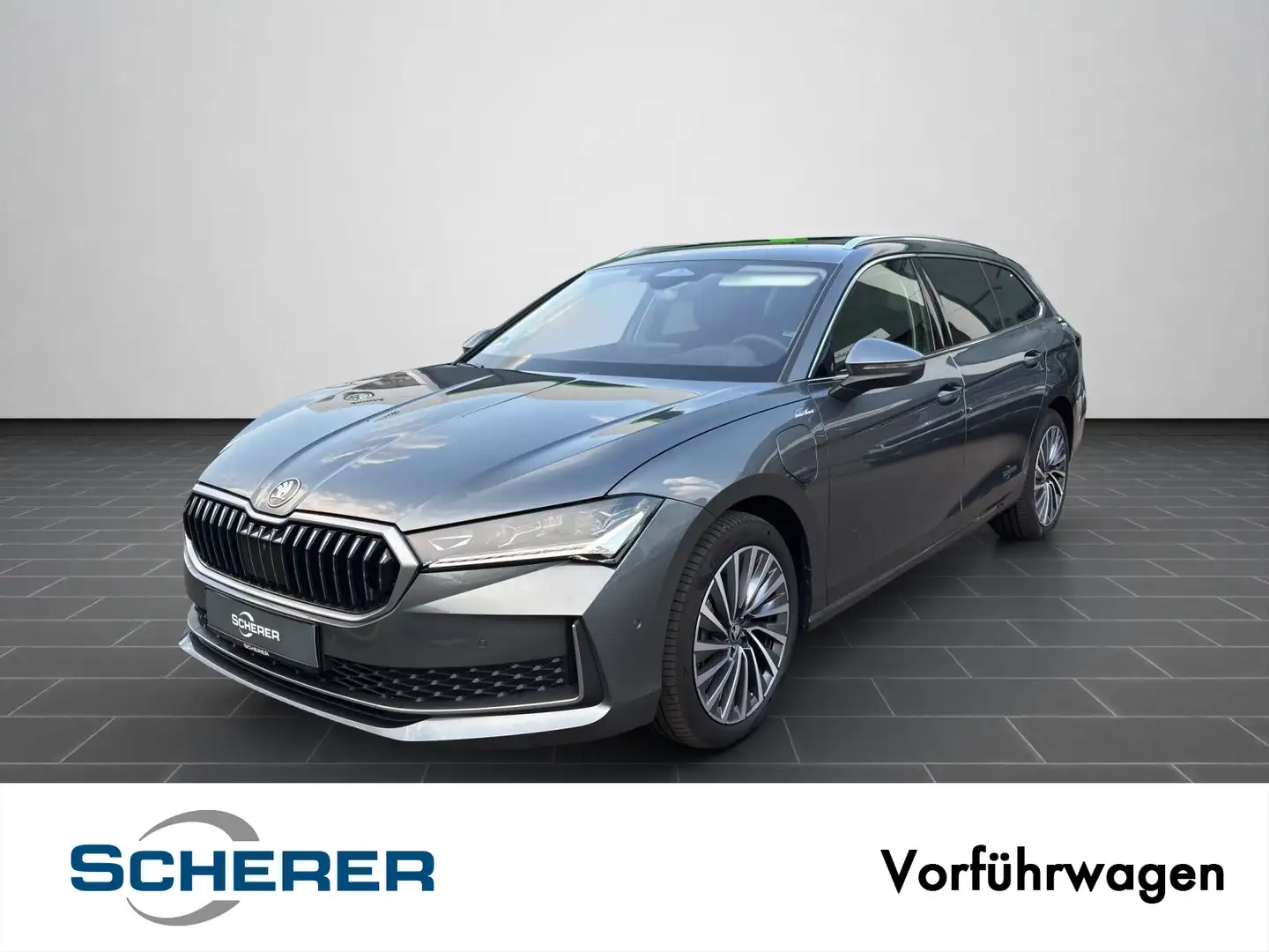 Skoda Superb Combi L&K 1,5 TSI iV Grau - 1