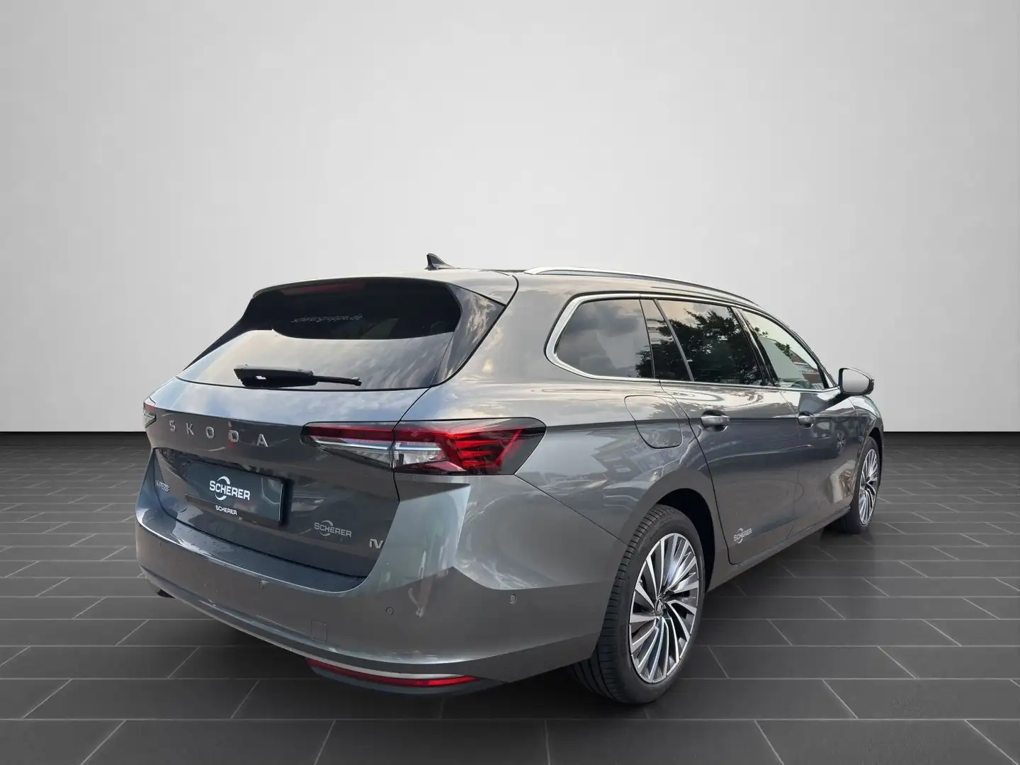 Skoda Superb Combi L&K 1,5 TSI iV Grau - 2