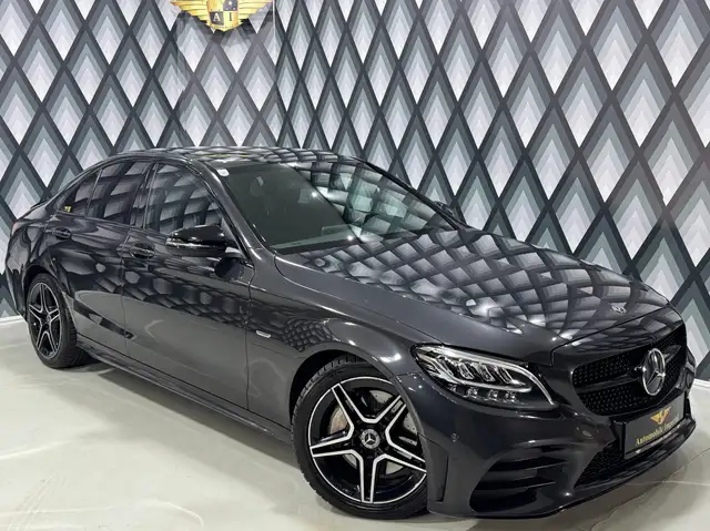 Mercedes-Benz C 300 d Aut. // AMG-LINE // AHK // DISTRONIC //