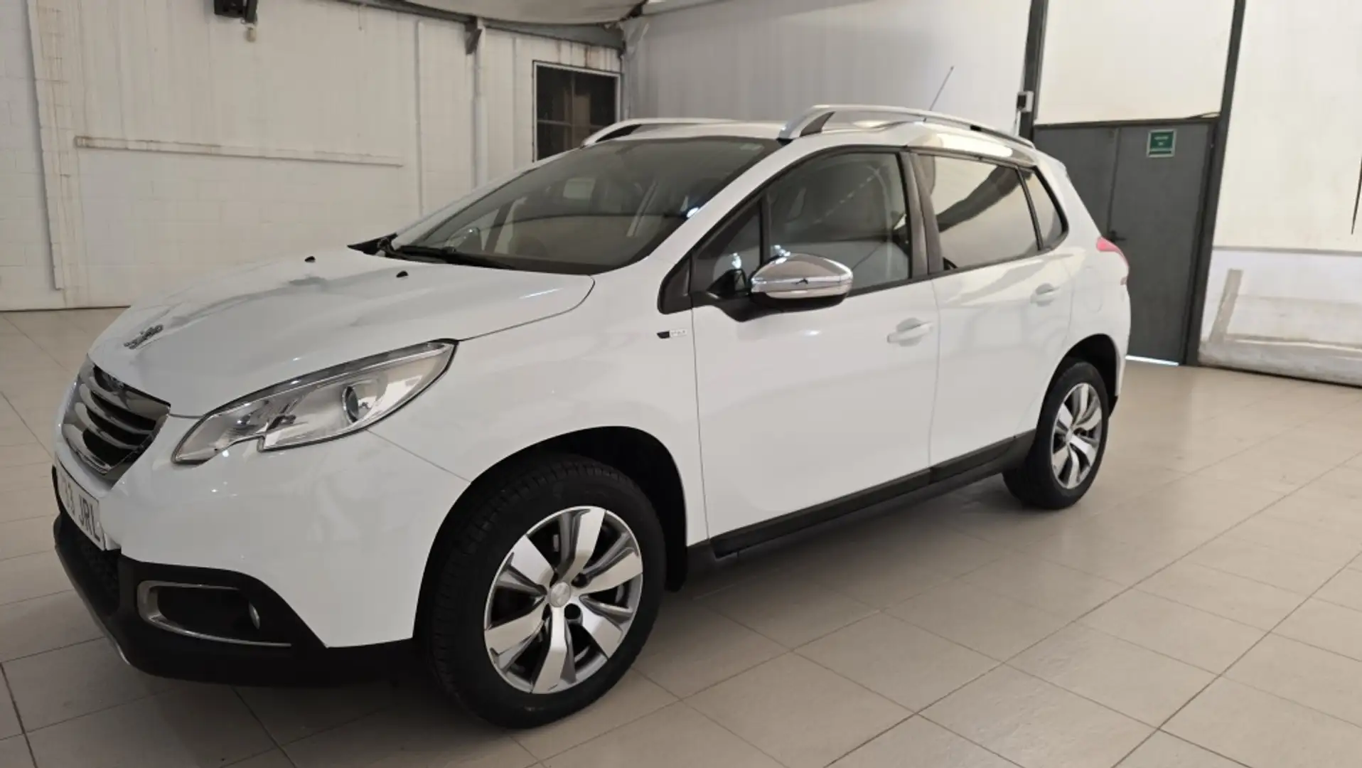 Peugeot 2008 1.6 BlueHDI Style 100 Blanco - 2