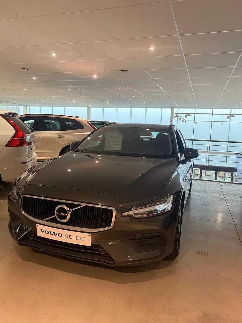 Volvo V60 Momentum Pro, B4 mild hybrid Grigio - 1
