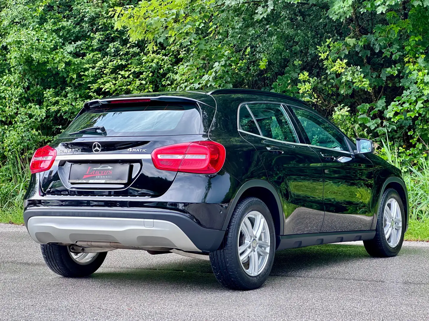Mercedes-Benz GLA 220 CDI d 4Matic Aut. LEDER*BI-XENON*NAVI*NUR 58.000KM Schwarz - 2