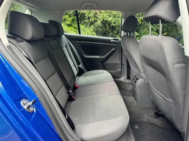 Volkswagen Golf view 11