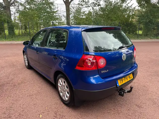 Volkswagen Golf view 6