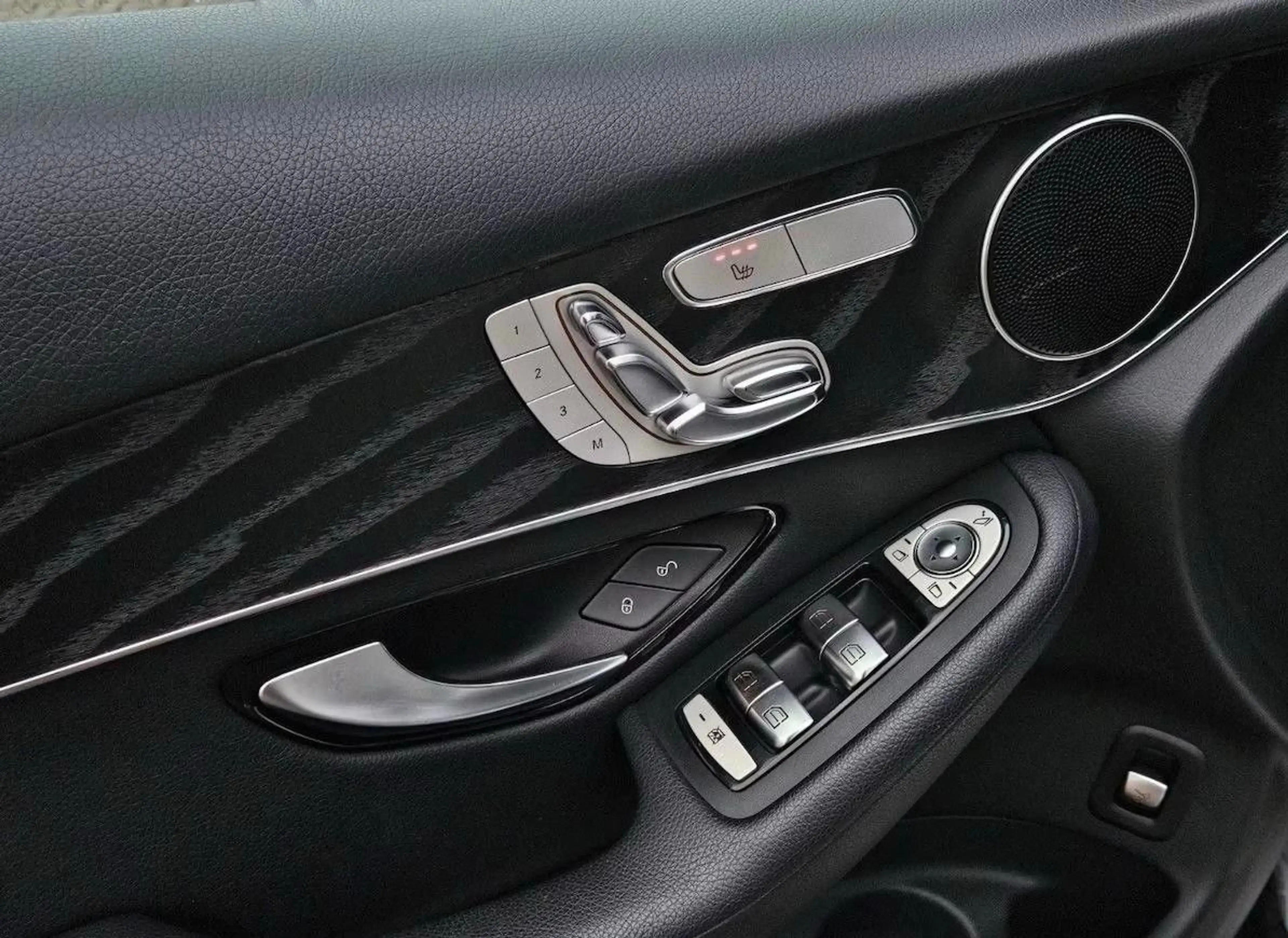 Mercedes-Benz GLC 300 | Panorama | 360° Kamera | LED | Keyless — photo 12