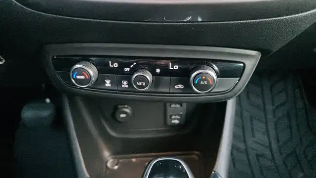 Opel Crossland X view 13