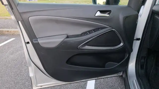 Opel Crossland X view 7