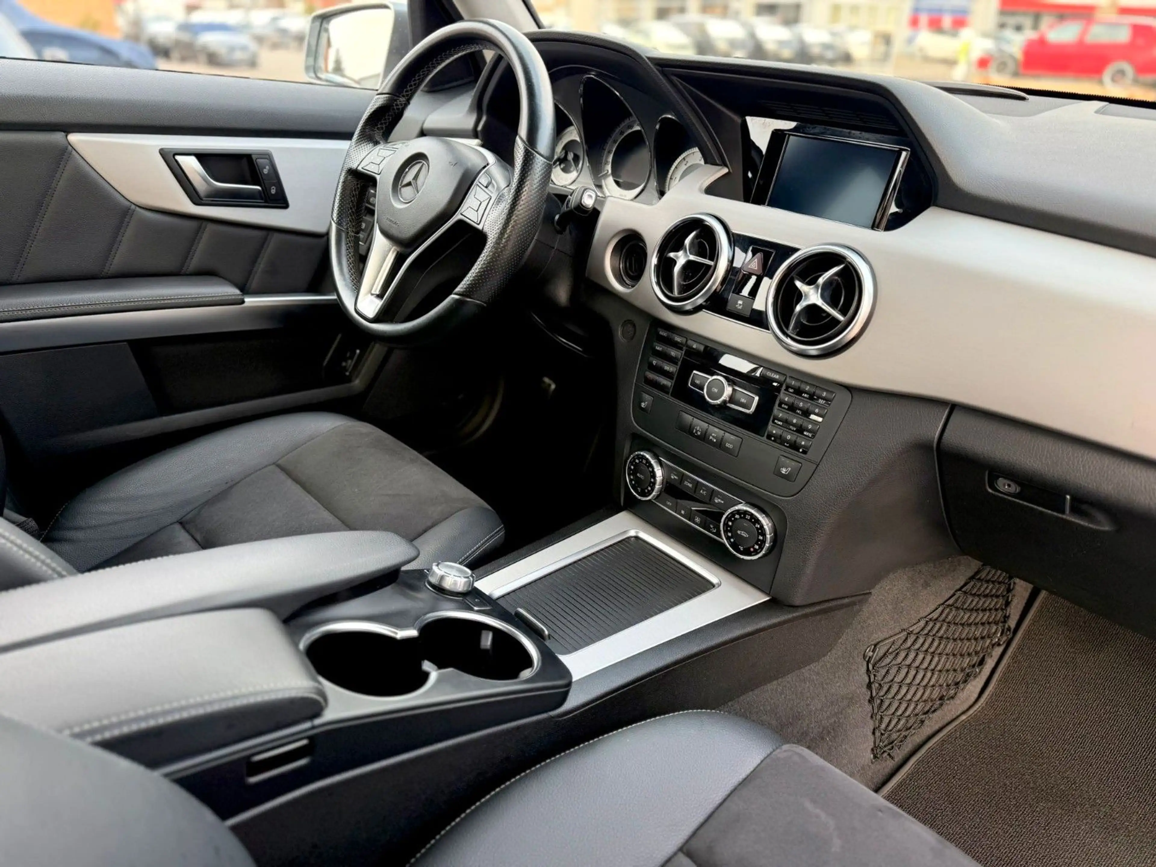 Mercedes-Benz GLK 200 E-Hecklappe/SHZ*Parktronic*Navi — photo 10