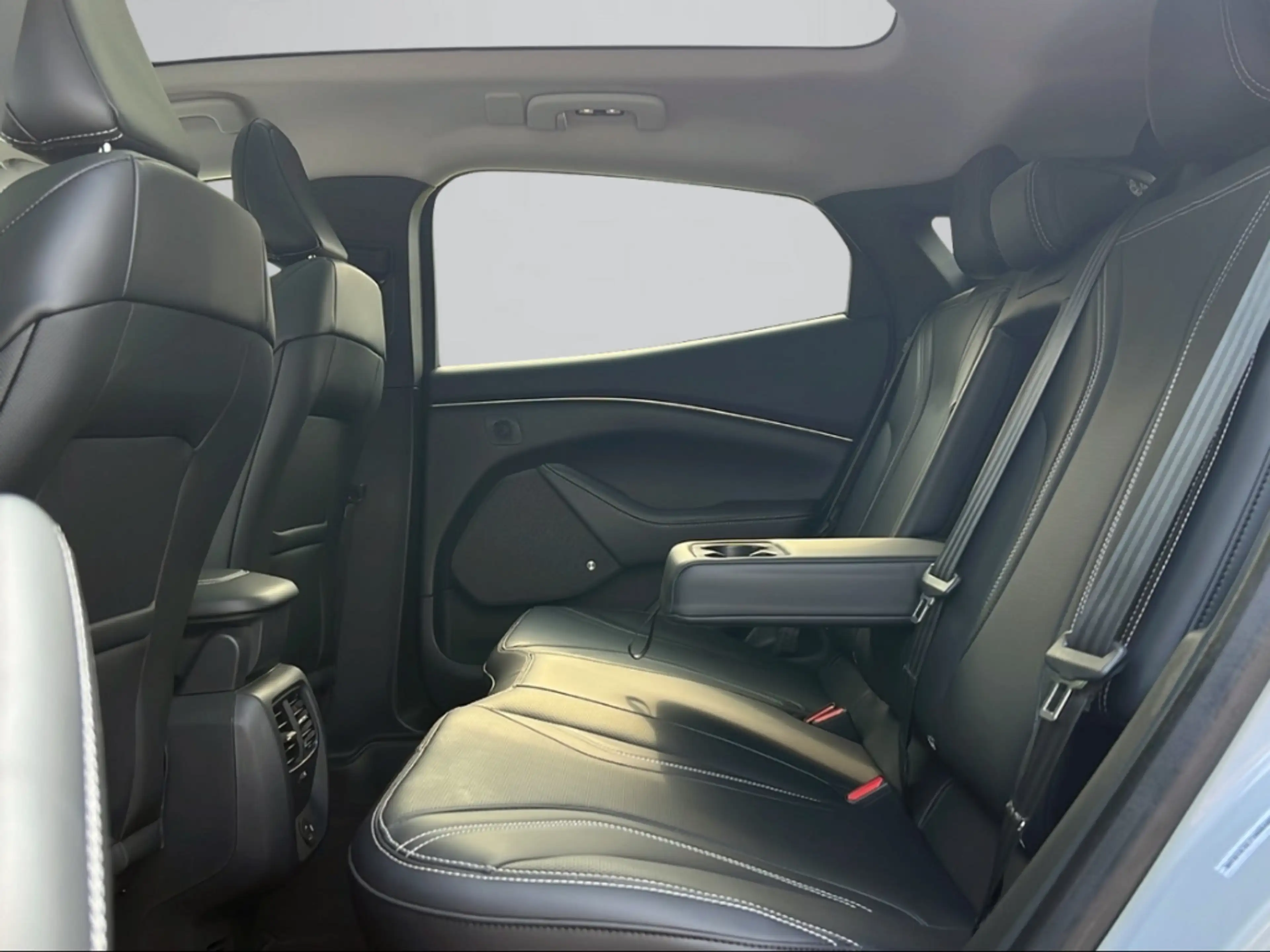Ford Mustang Mach-E Pano Navi Digitales Cockpit Memory Sitze LED ACC M — photo 9