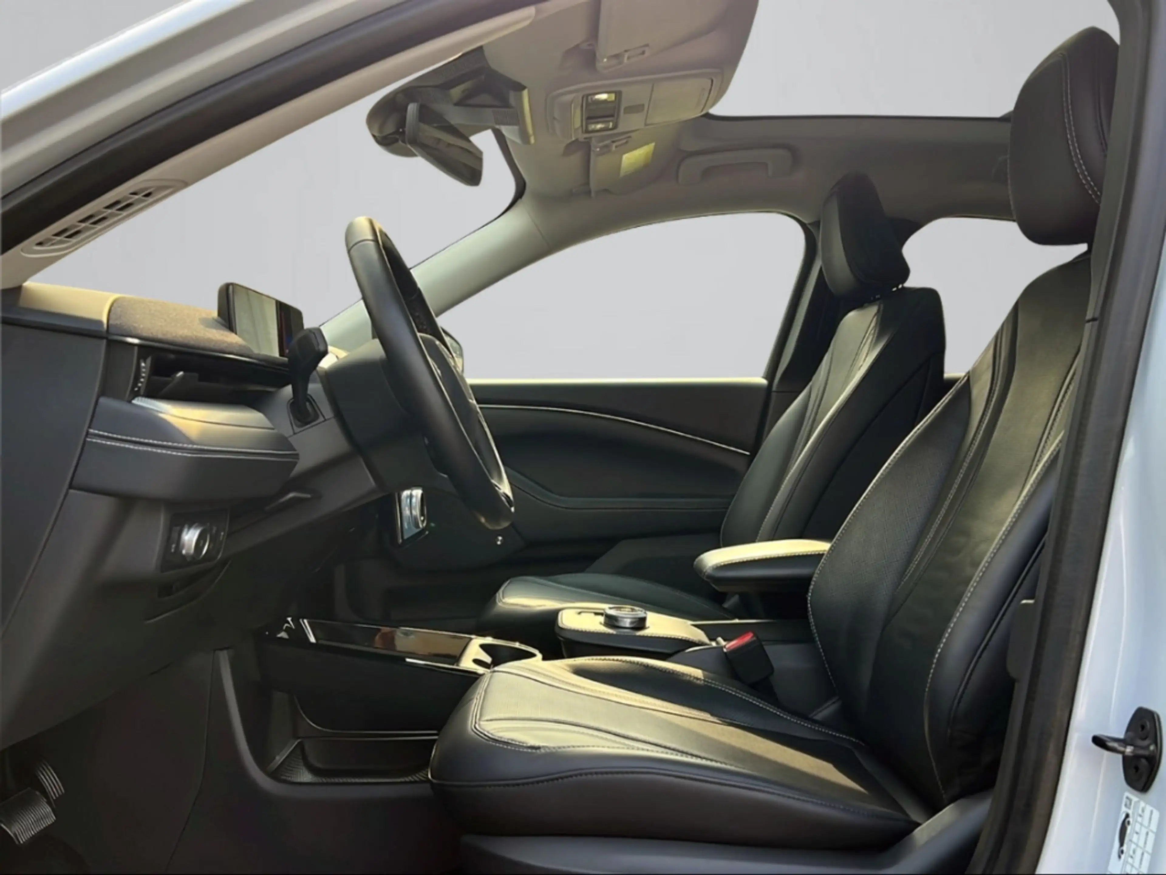 Ford Mustang Mach-E Pano Navi Digitales Cockpit Memory Sitze LED ACC M — photo 8