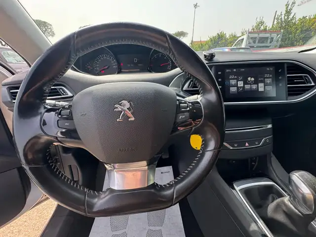 Peugeot 308 view 7