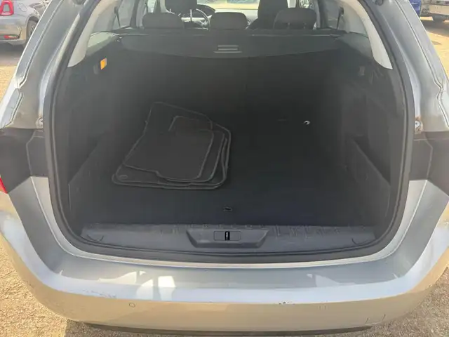 Peugeot 308 view 12