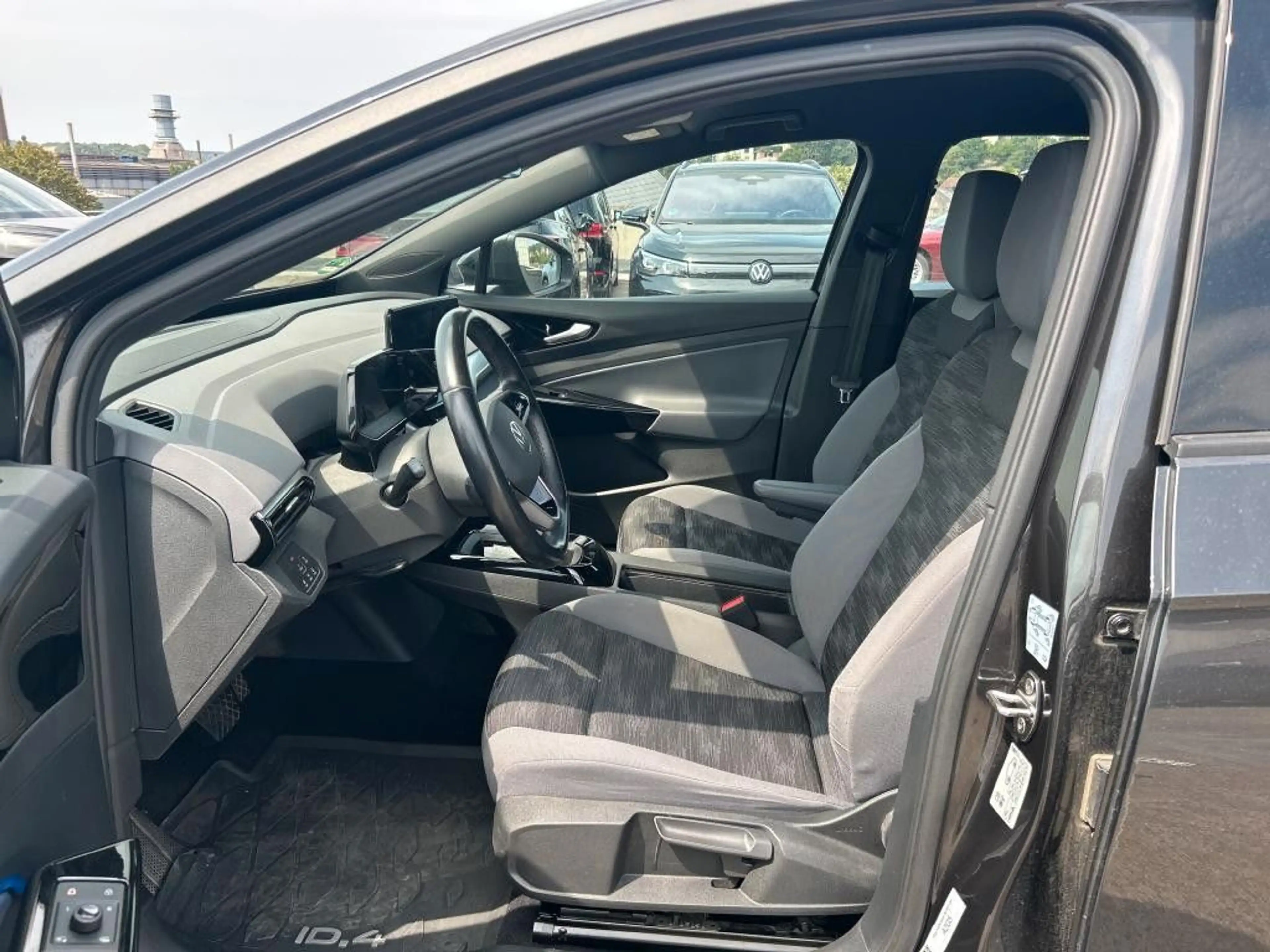 Volkswagen ID.4 Pro Performance 150 kW *AHK*WÄRMEPUMPE*SHZ* — photo 6