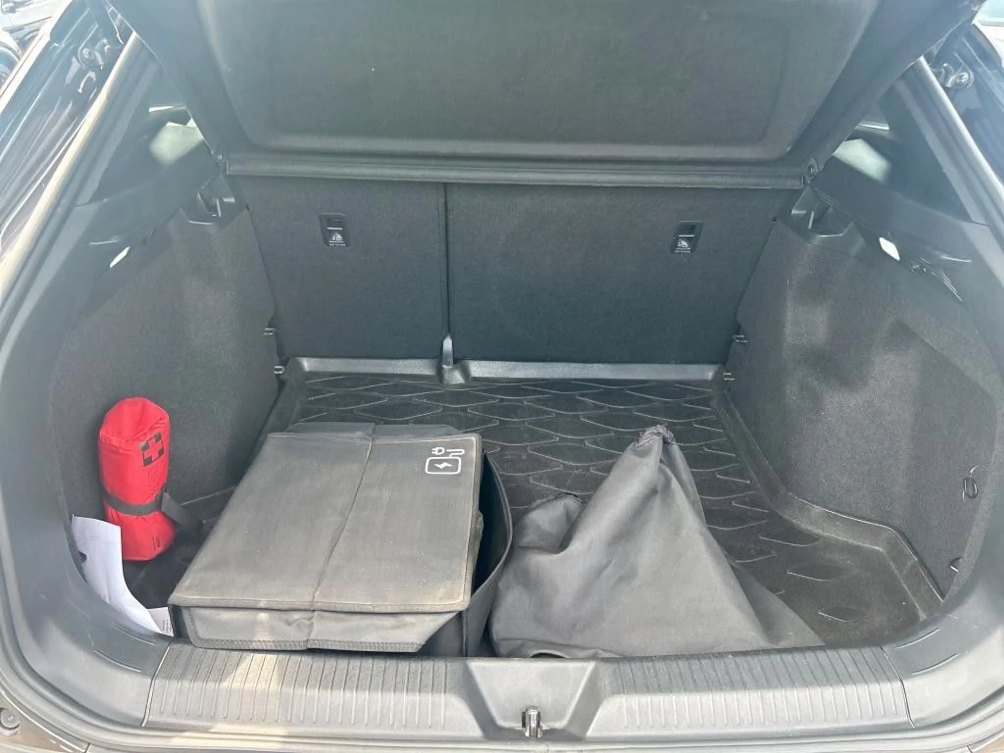 Volkswagen ID.4 Pro Performance 150 kW *AHK*WÄRMEPUMPE*SHZ* — photo 11