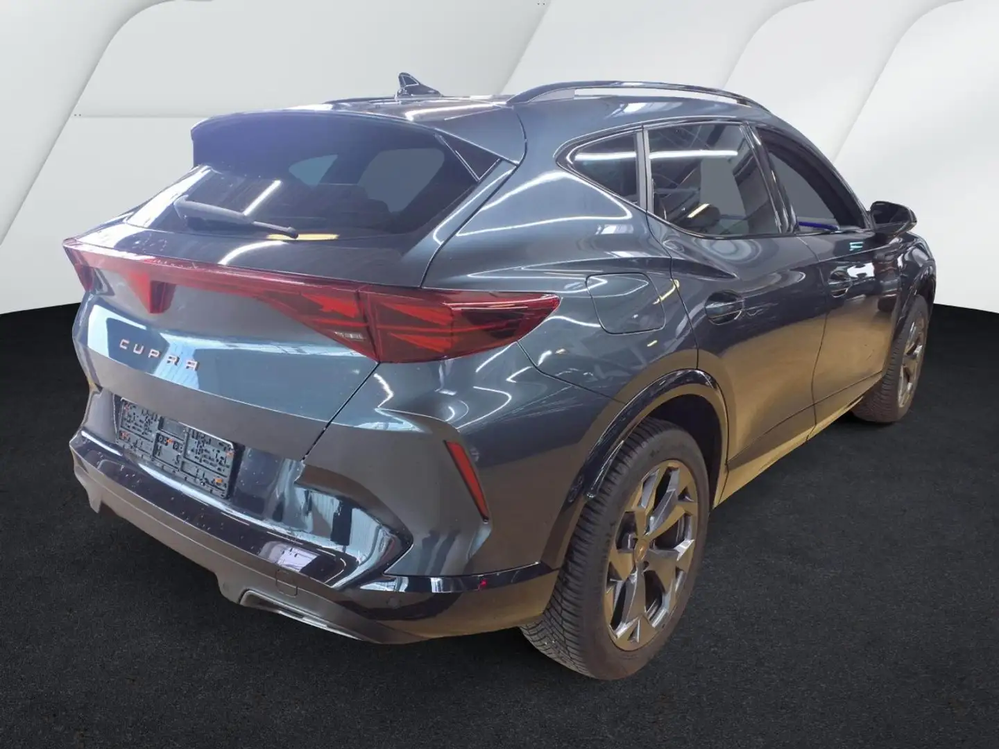 CUPRA Formentor 1.5 eTSI DSG INTELLIGENT|EDGE|NAVI|GRJ Grau - 2