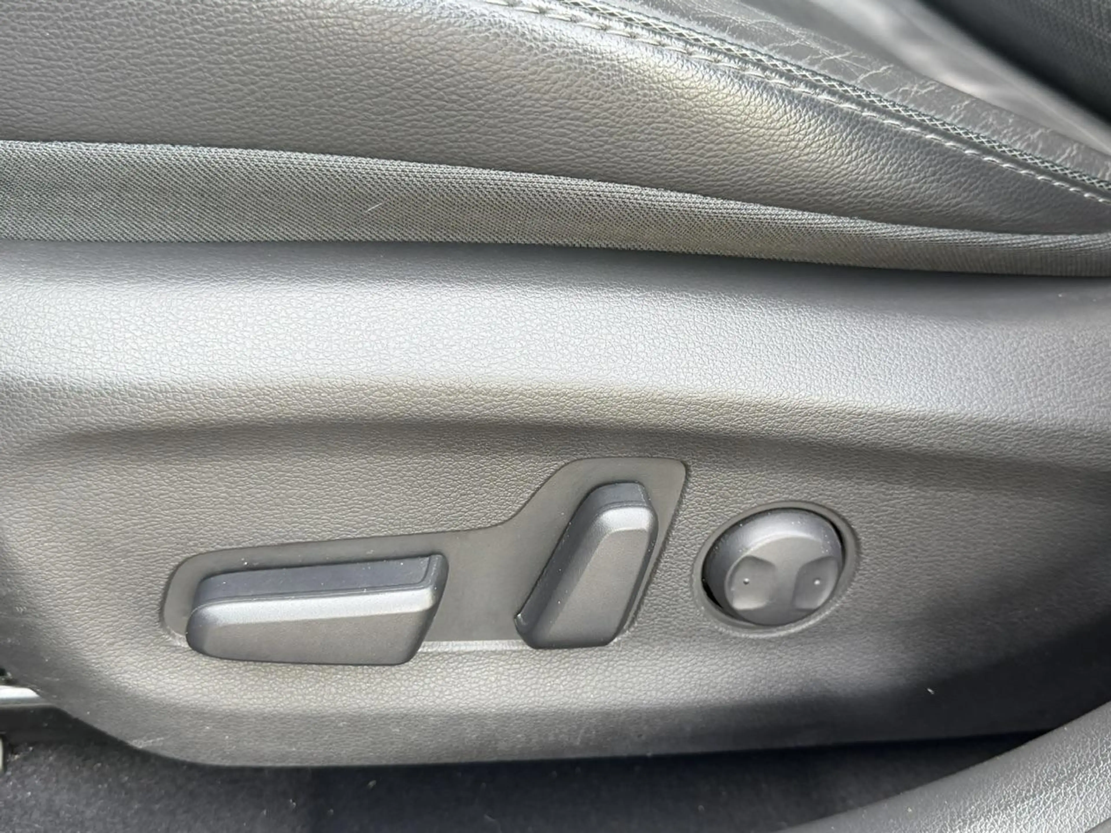 Hyundai KONA EV Premium 64 kWh Open dak I Lederen bekleding I S — photo 23