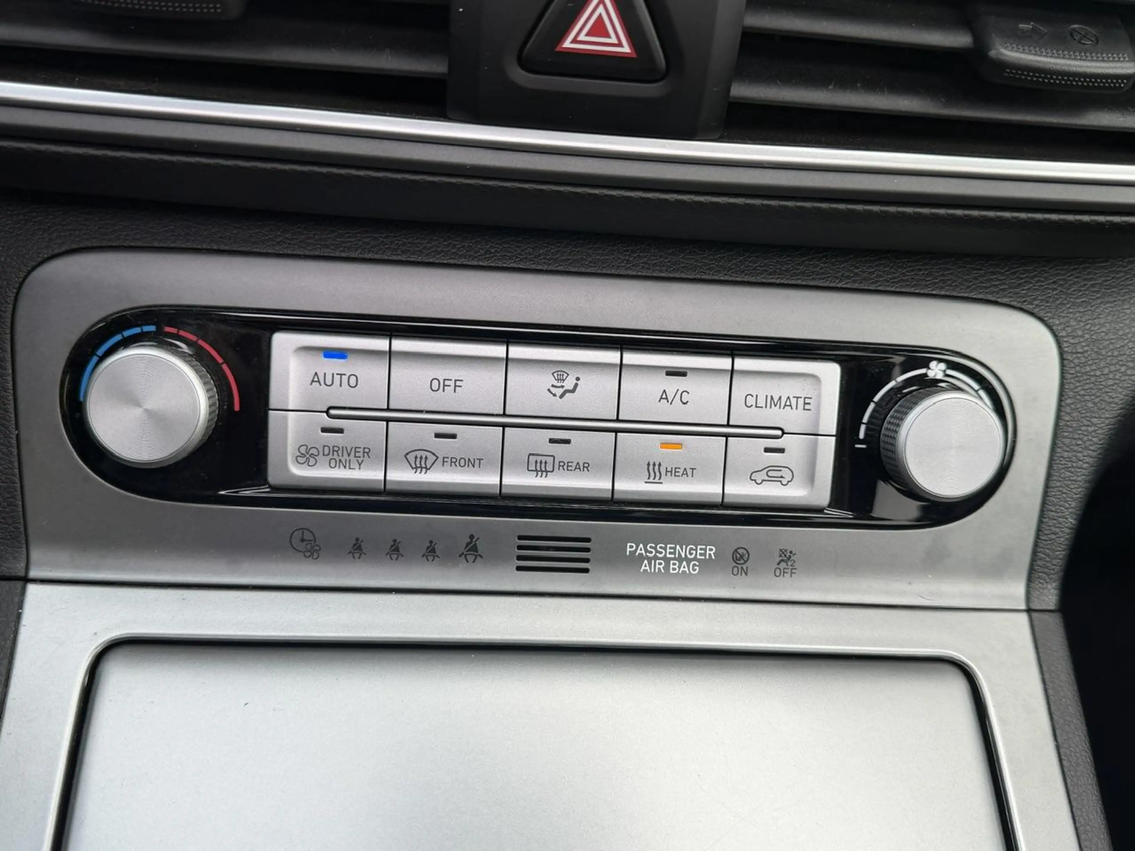 Hyundai KONA EV Premium 64 kWh Open dak I Lederen bekleding I S — photo 36