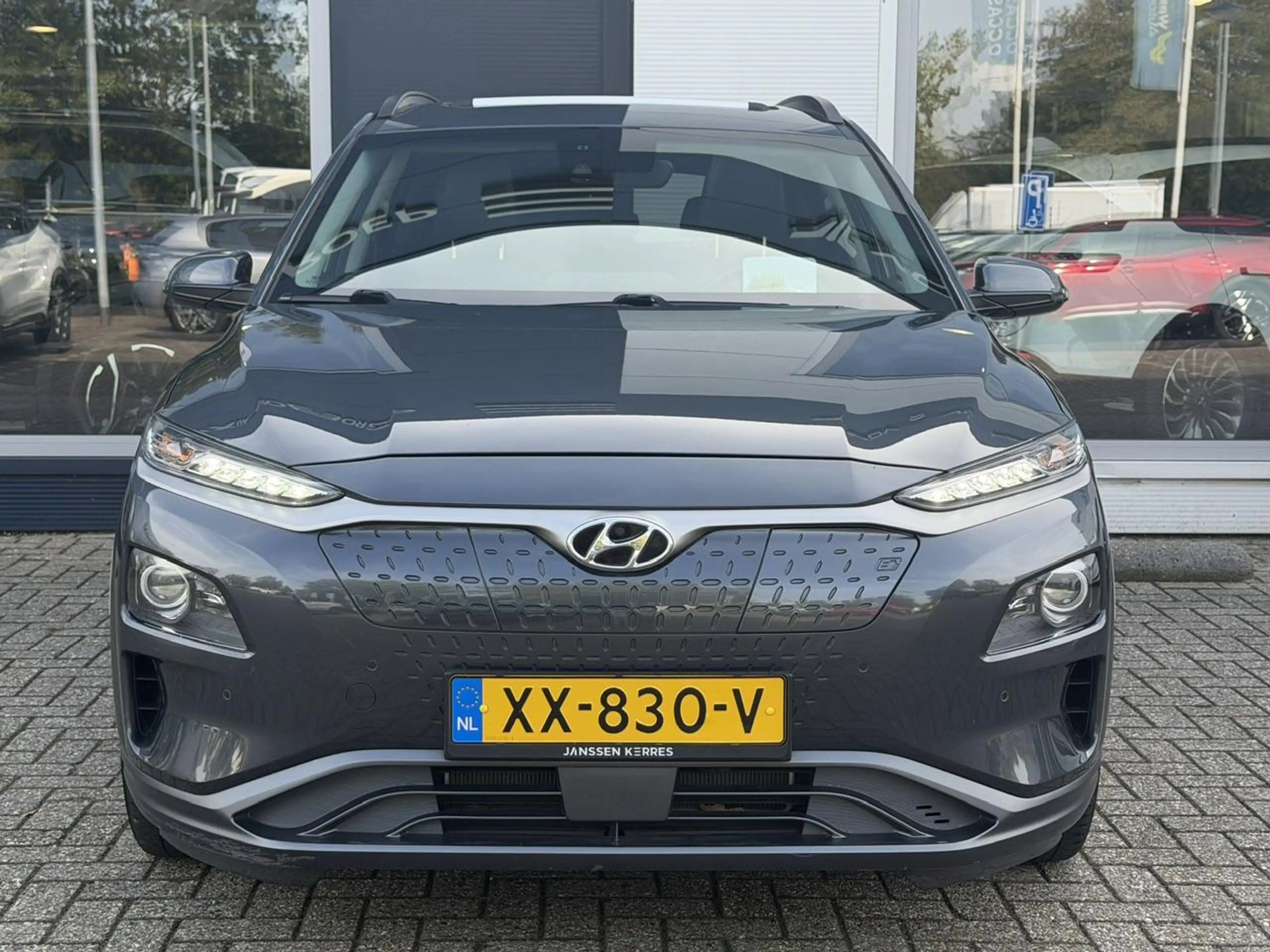 Hyundai KONA EV Premium 64 kWh Open dak I Lederen bekleding I S — photo 4