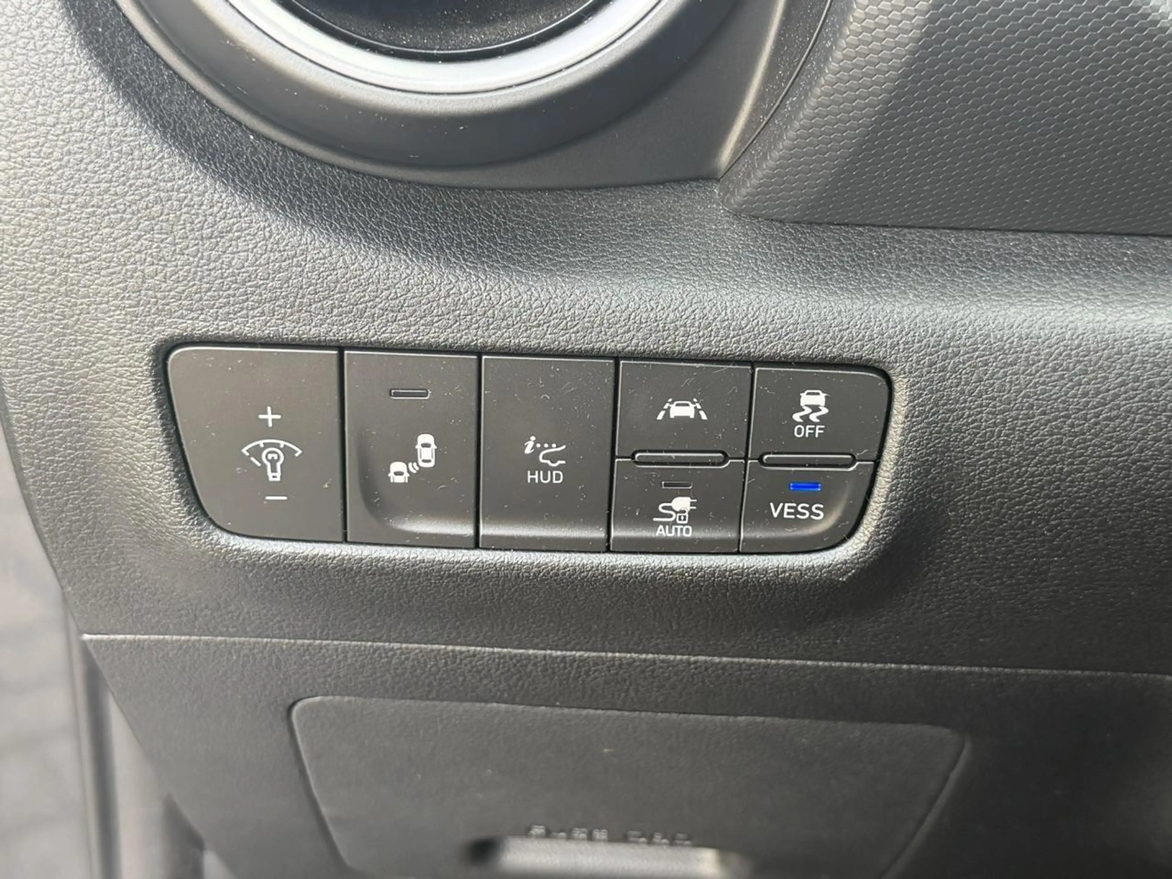 Hyundai KONA EV Premium 64 kWh Open dak I Lederen bekleding I S — photo 28
