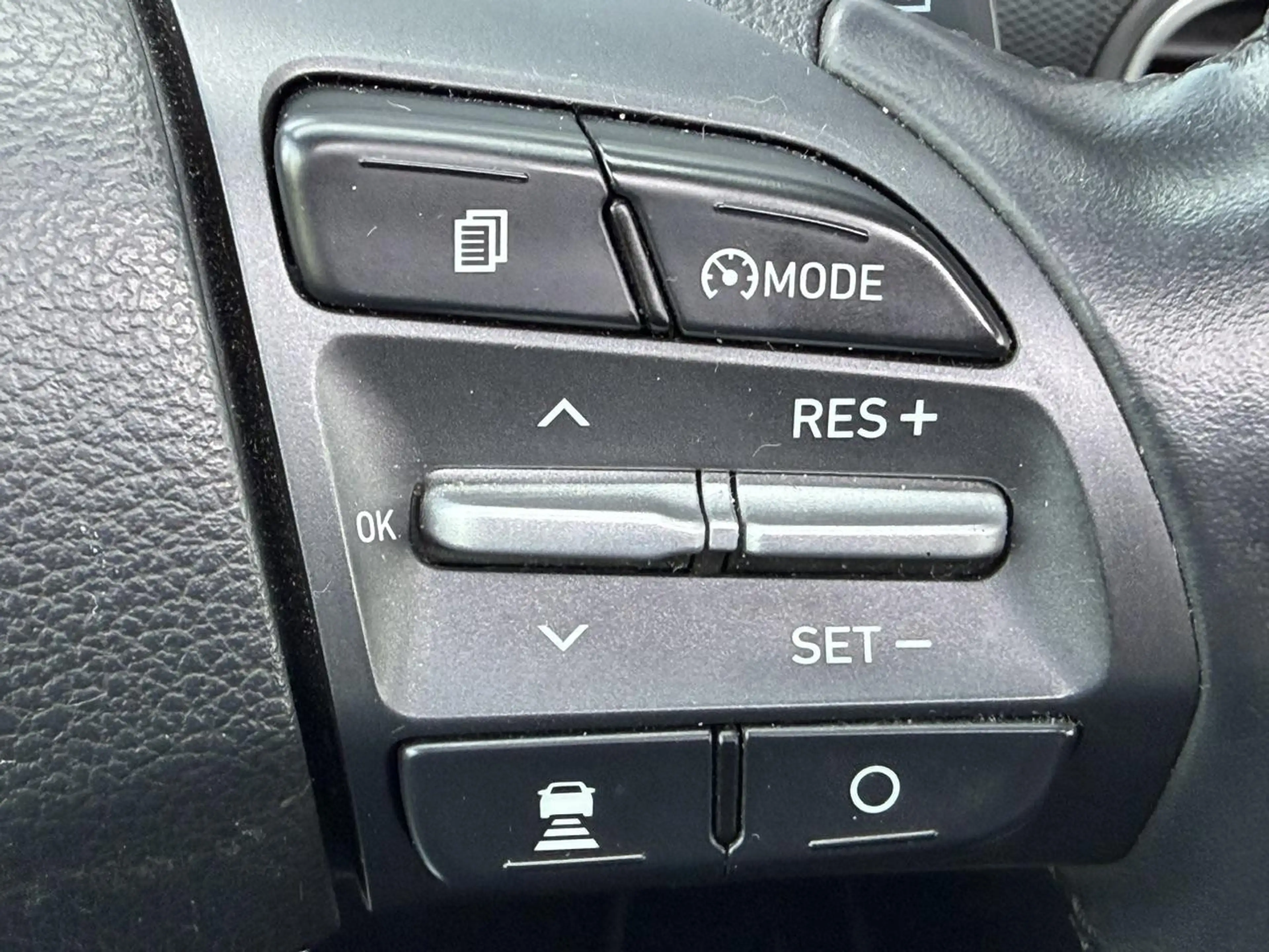 Hyundai KONA EV Premium 64 kWh Open dak I Lederen bekleding I S — photo 27