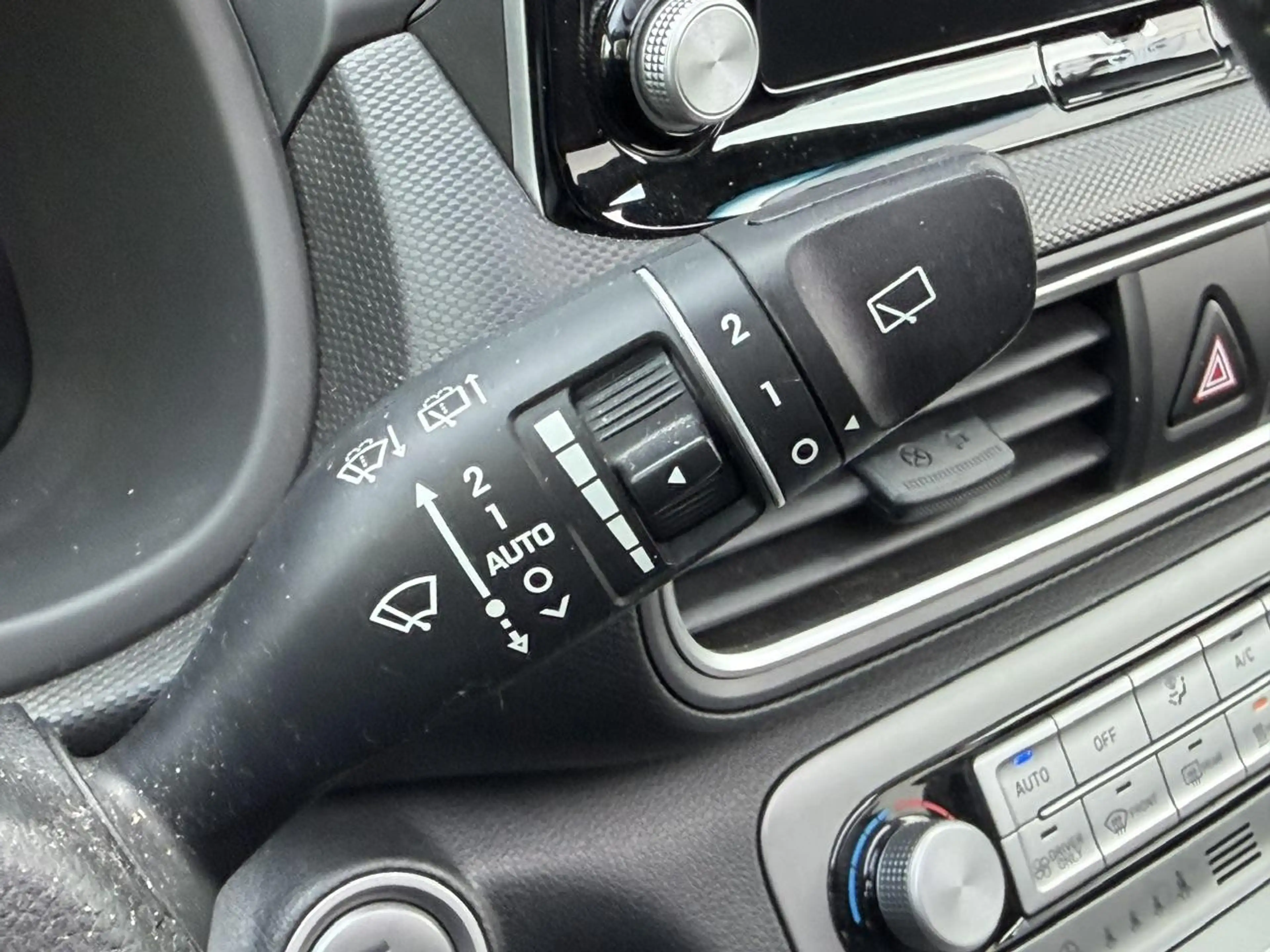 Hyundai KONA EV Premium 64 kWh Open dak I Lederen bekleding I S — photo 30