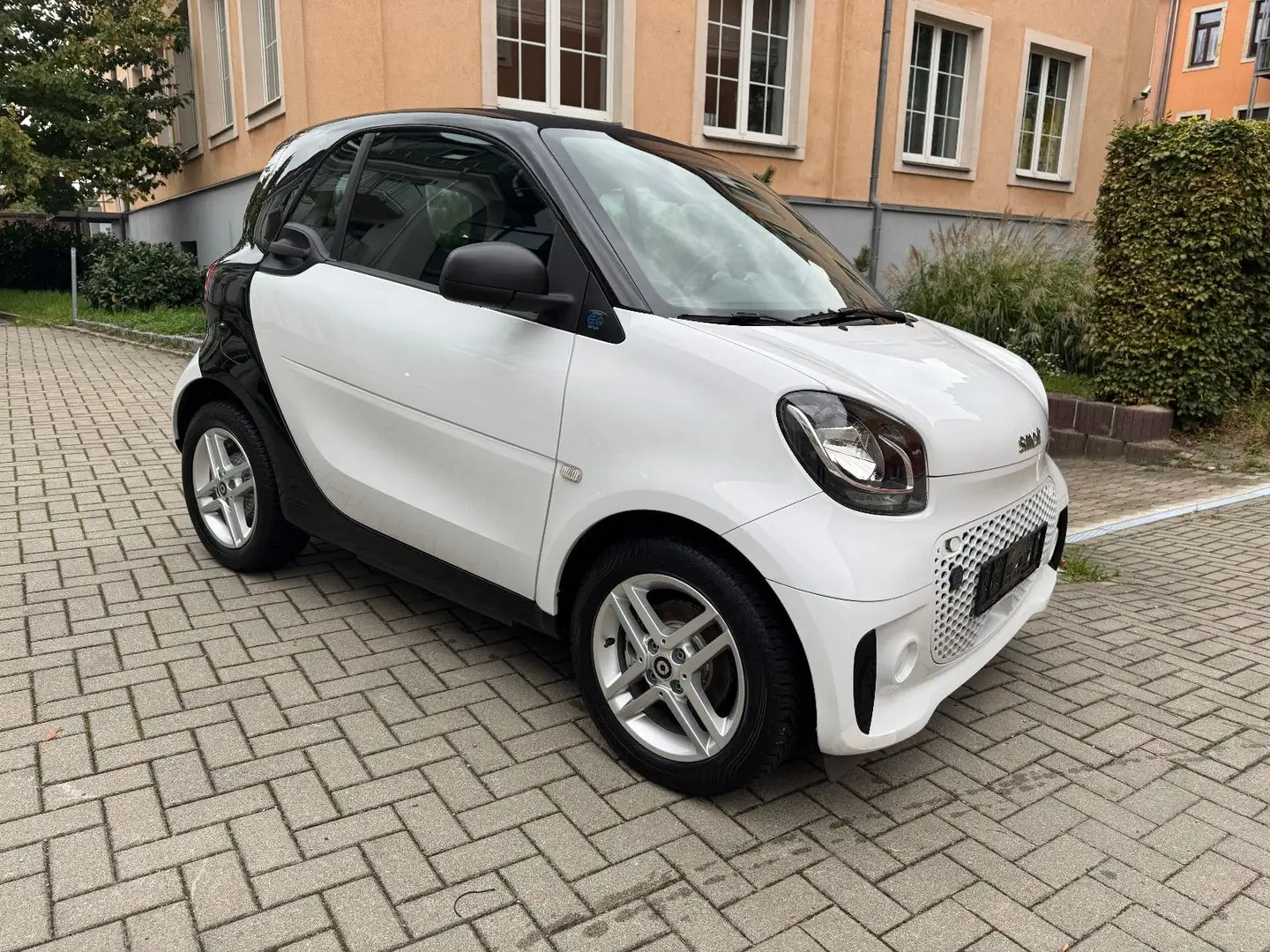 smart forTwo fortwo coupe electric drive / EQ Weiß - 1
