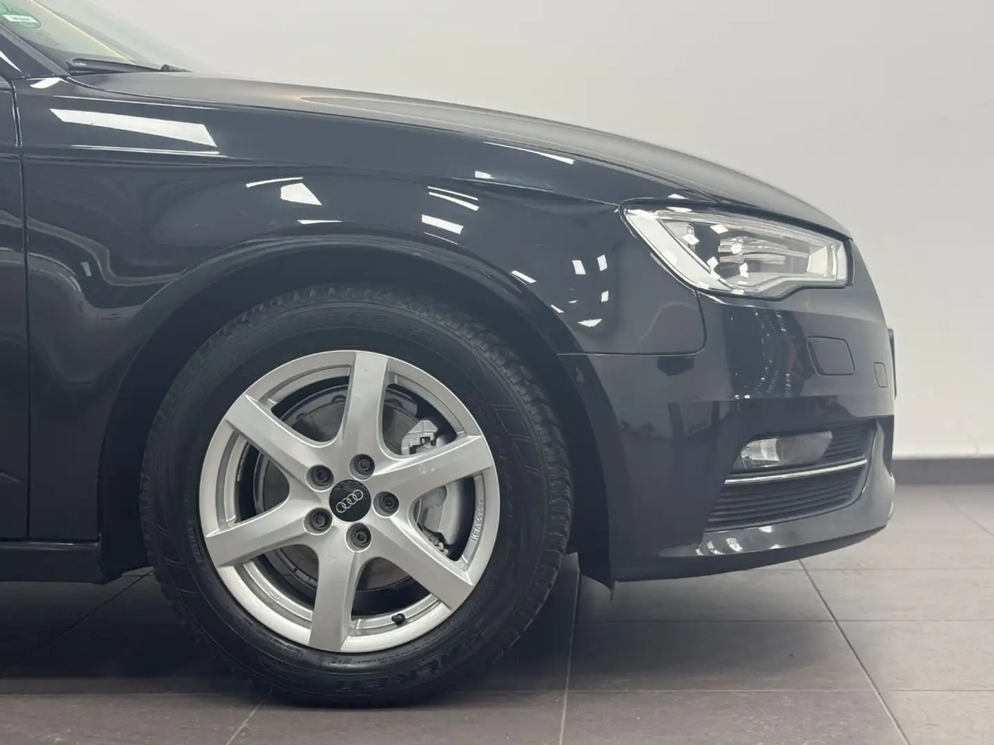 Audi A3 1.4 TFSI Ambiente 122 Negro - 2