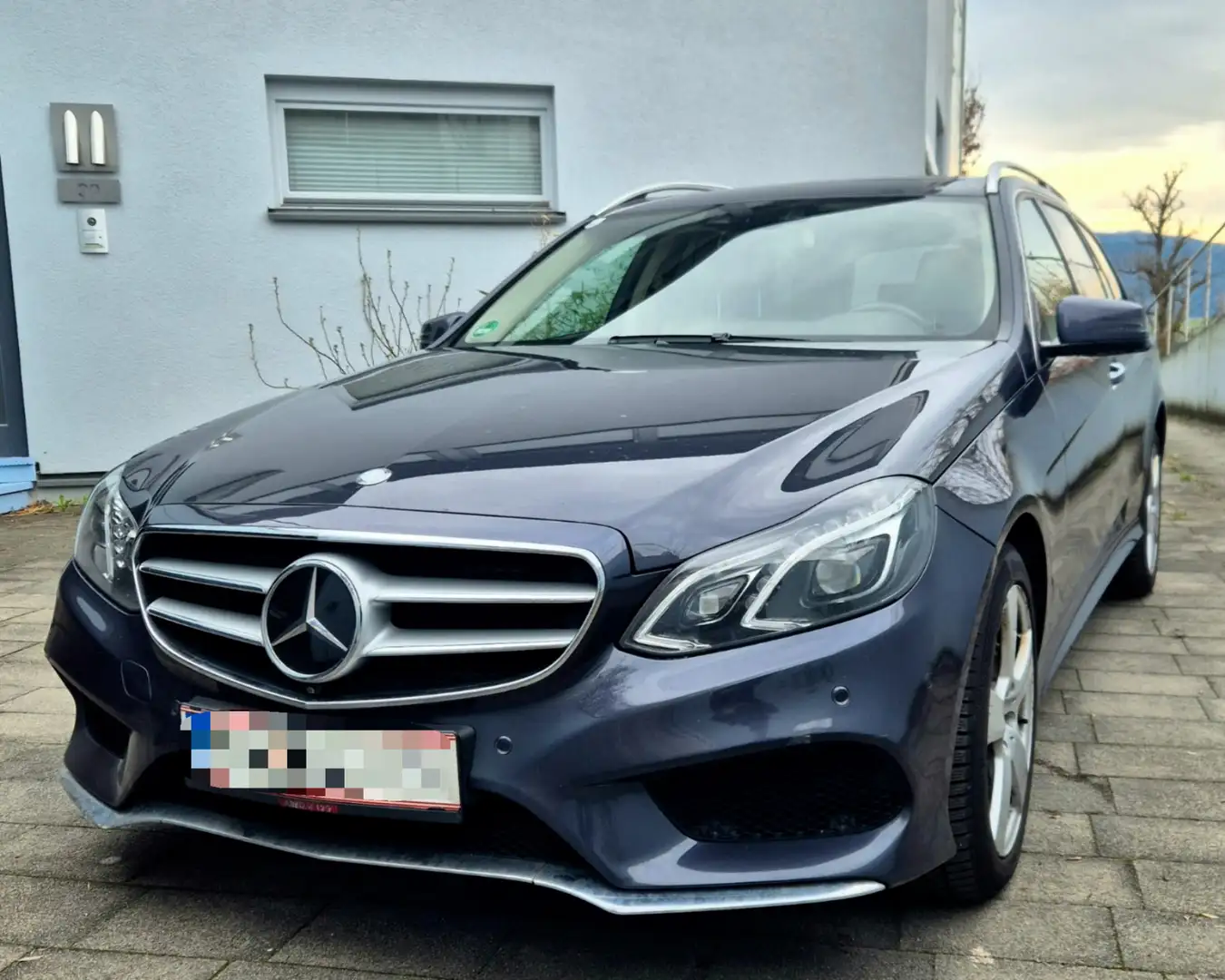 Mercedes-Benz E 500 E 500 4MATIC Blau - 2
