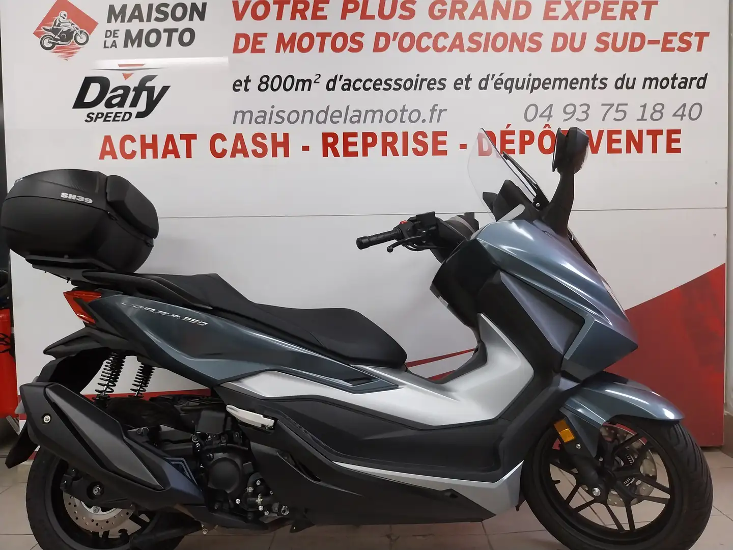 Honda Gris - 1