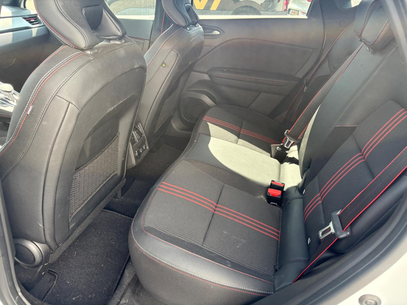 Renault Captur E-Tech Plug-in Hybrid 160 R.S. Line | Trekhaak | S — photo 8