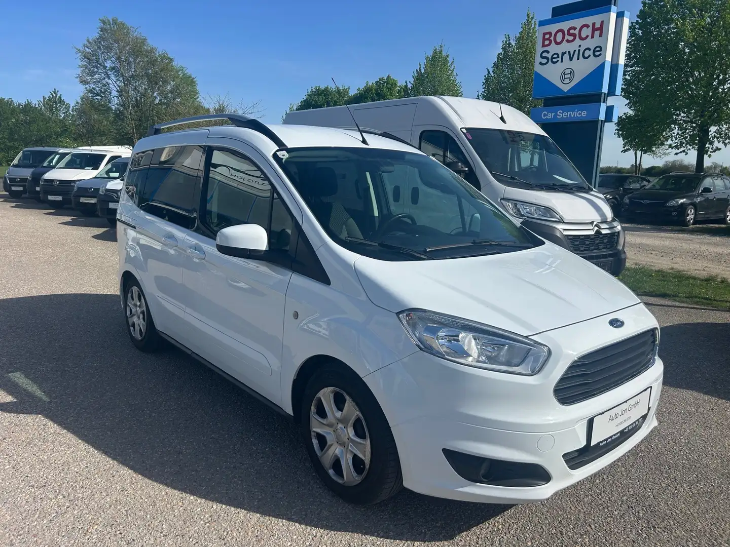 Ford Tourneo Courier 1,5 TDCi Trend, Pickerl NEU 06/26, TOP Zustand,... Fehér - 2