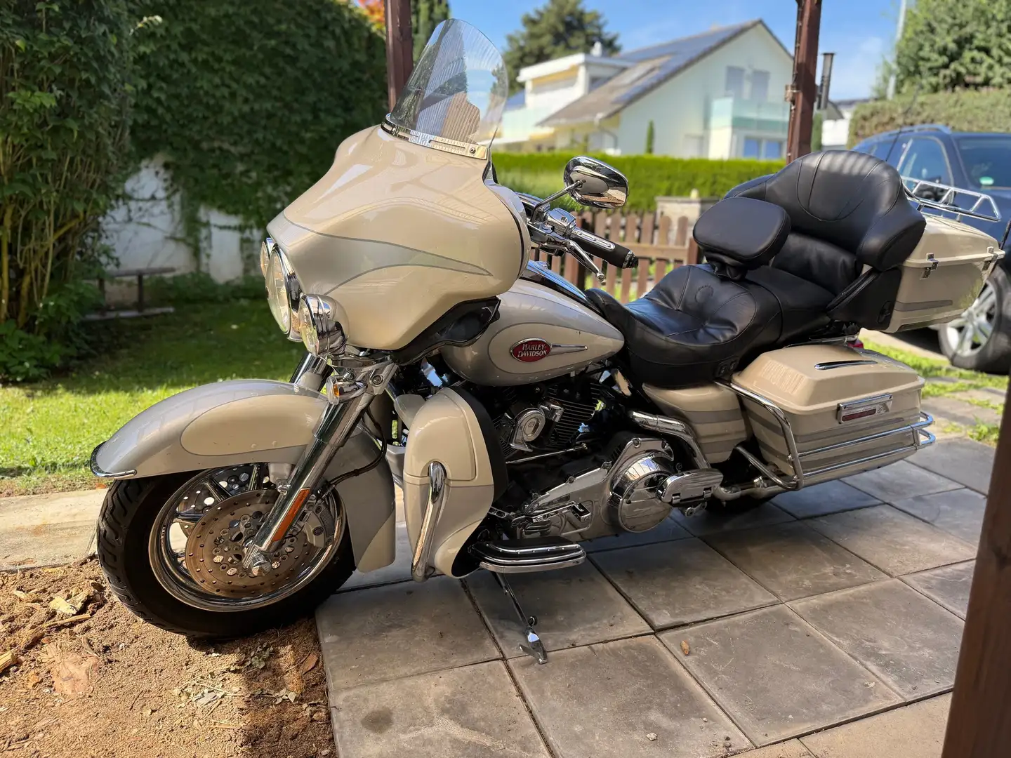 Harley-Davidson CVO Limited Electra Glide Ultra Wit - 1