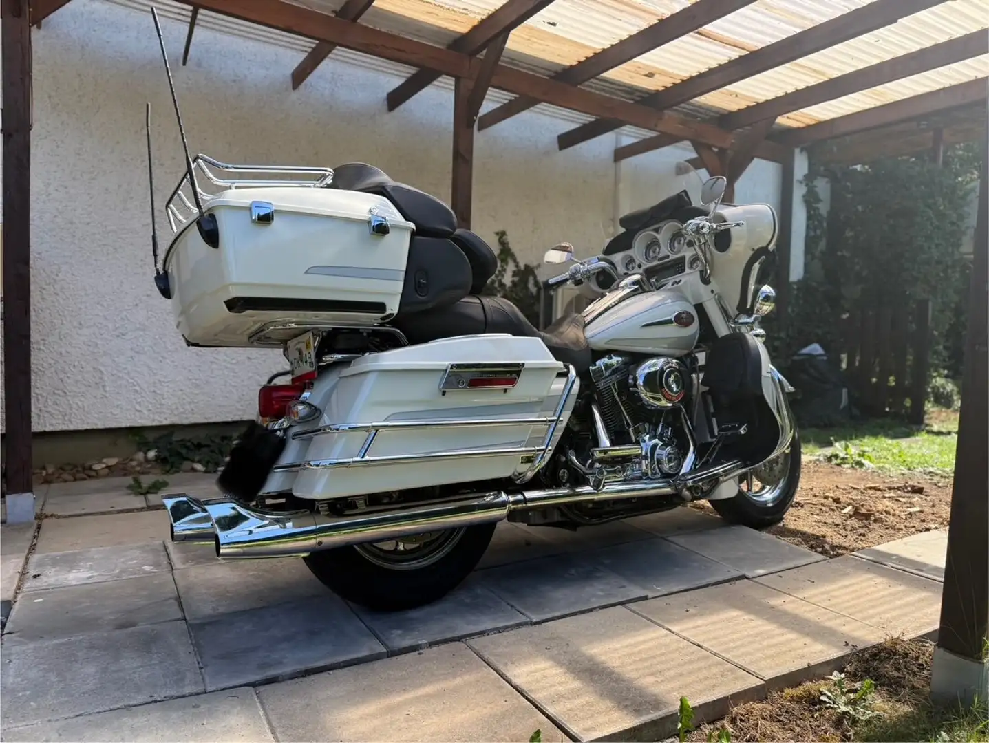 Harley-Davidson CVO Limited Electra Glide Ultra Wit - 2