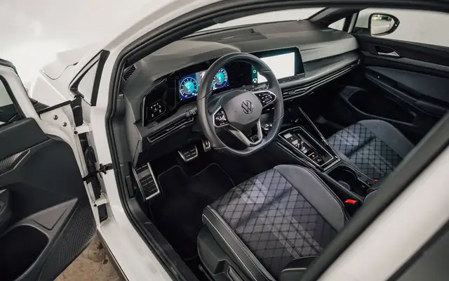 Volkswagen Golf view 14