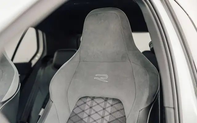 Volkswagen Golf view 11