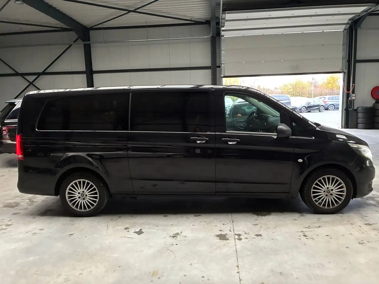 Mercedes-Benz Vito Tourer 114CDi Aut. ExtraLong / 9pl/€24.785netto Noir - 2