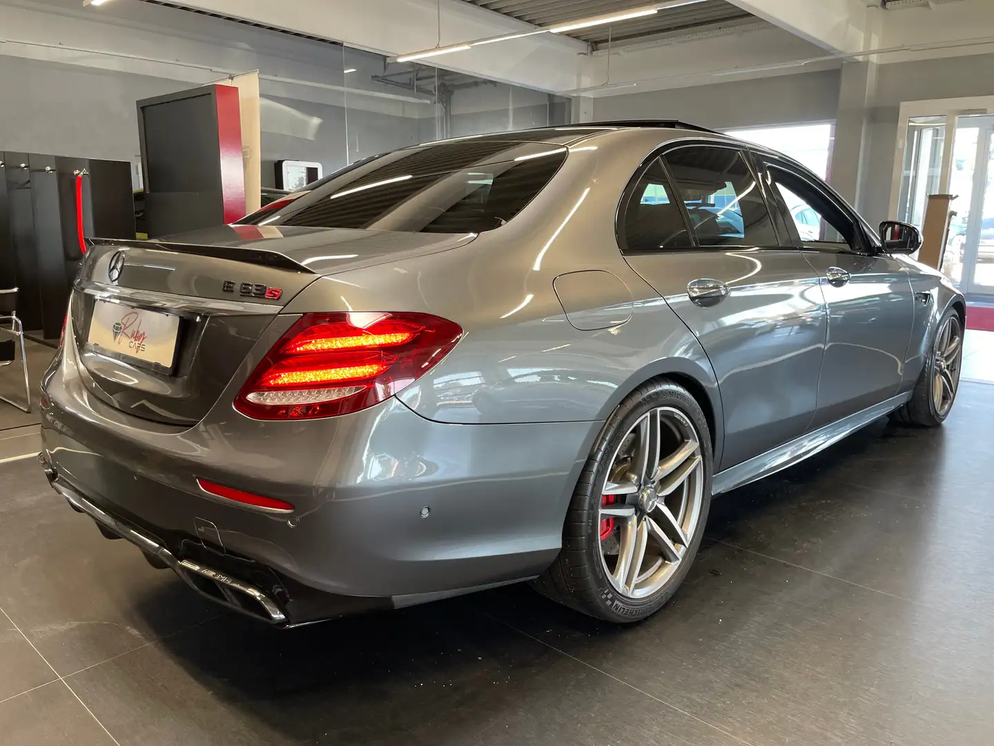 Mercedes-Benz E 63 AMG E 63 S AMG 4Matic+ (213.089) Grau - 2
