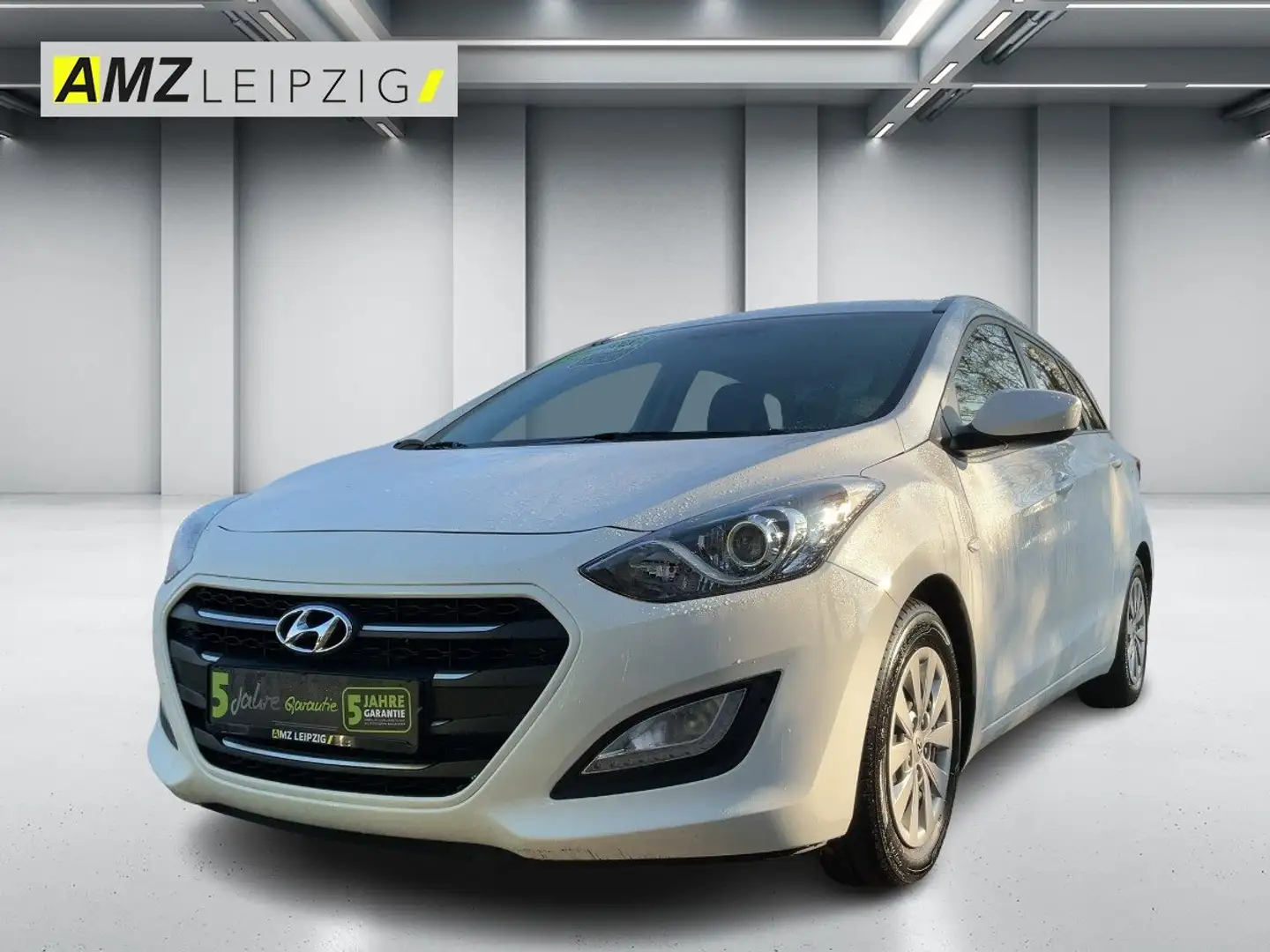 Hyundai i30 cw 1.4 blue Classic *HU/AU neu* Blanc - 1