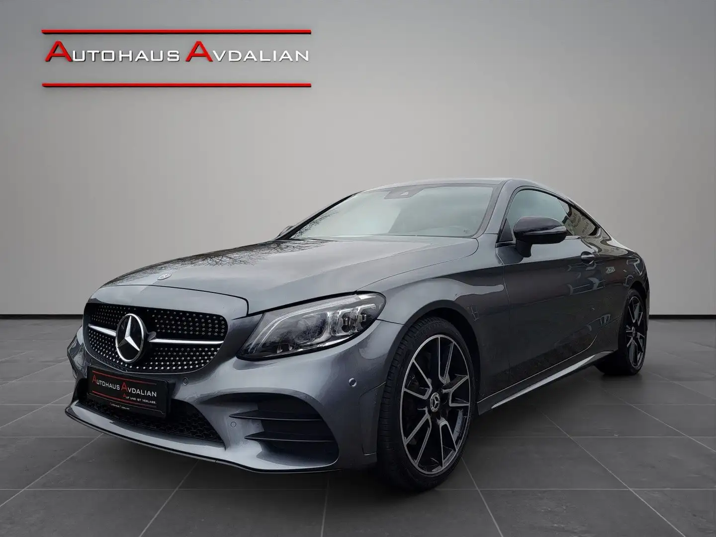 Mercedes-Benz C 300 Coupe AMG Line MULTIBEAM|R-KAM|NIGHT|19" Grau - 1