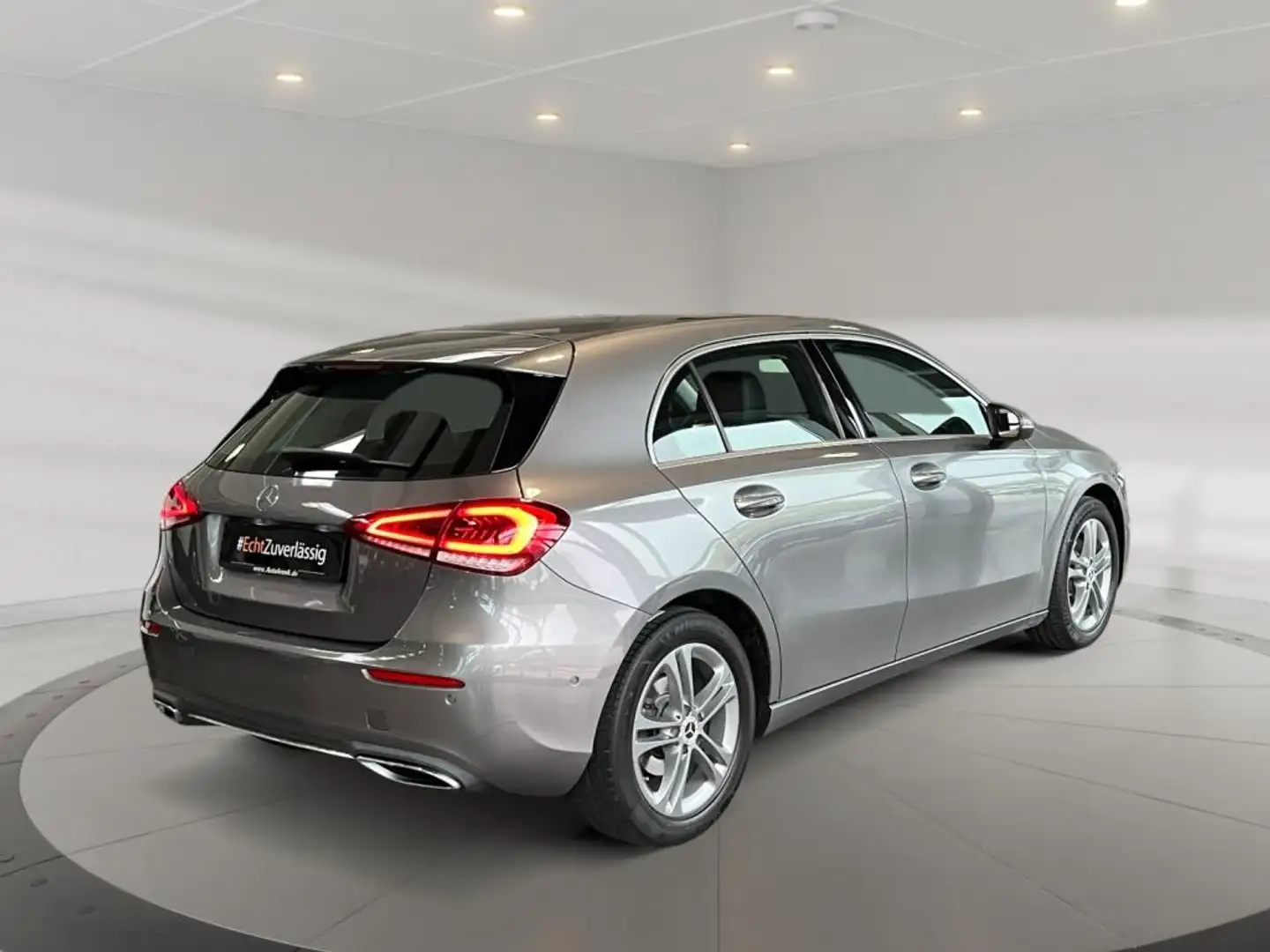 Mercedes-Benz A 200 Progressive +MBUX+Wide+Navi+Burm+PDC+LED Grijs - 2