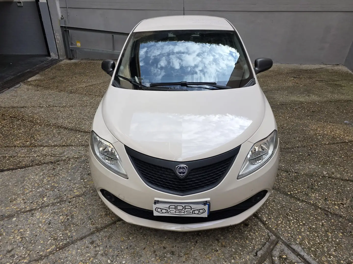 Lancia Ypsilon 1.2 - 69 CV -ADATTA A NEOPATENTATI Beige - 2