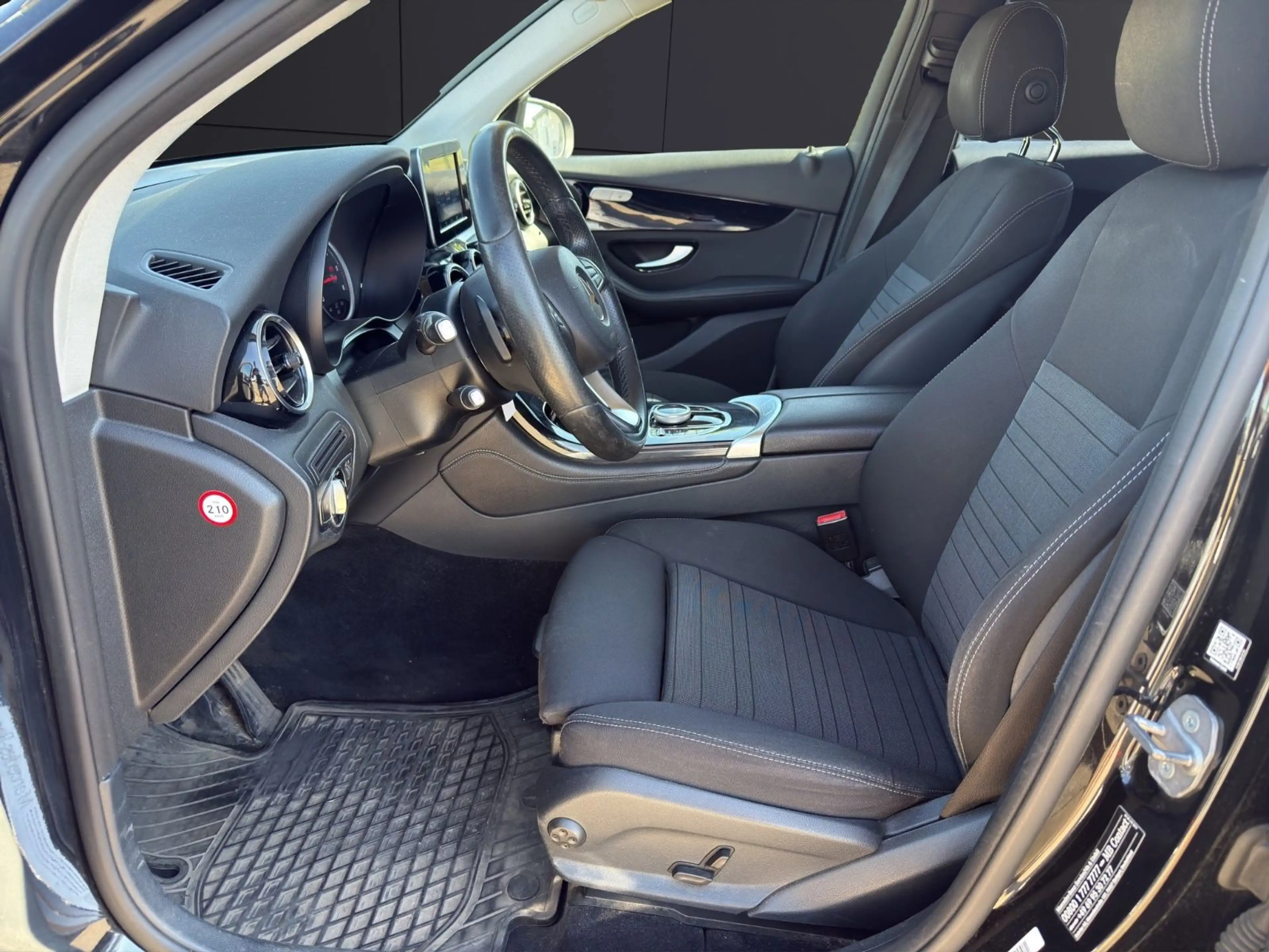 Mercedes-Benz GLC 220 d 4Matic — photo 10