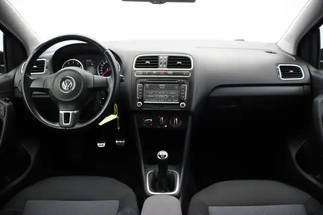 Volkswagen Polo view 2